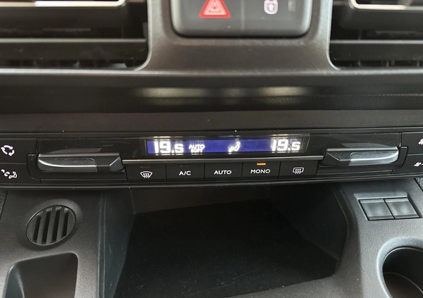 Toyota Proace City Verso cena 104900 przebieg: 76614, rok produkcji 2020 z Janowiec Wielkopolski małe 277